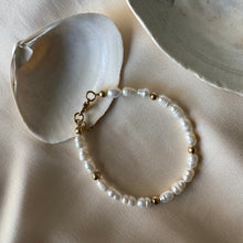 Load image into Gallery viewer, Freshwater Pearl Magic Bracelet

