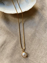 Load image into Gallery viewer, Half Pearl Classic Necklace
